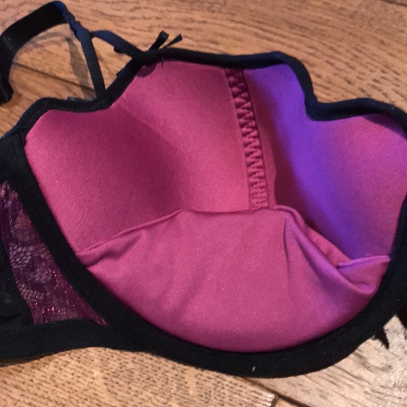 Just listed❤️fabulous black lace over purple push up bra - Picture 4 of 12